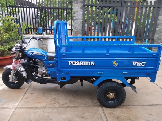 Xe ba gác chở hàng